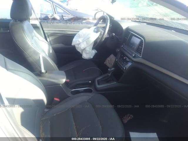 Photo 4 VIN: 5NPD84LF9HH123800 - HYUNDAI ELANTRA 