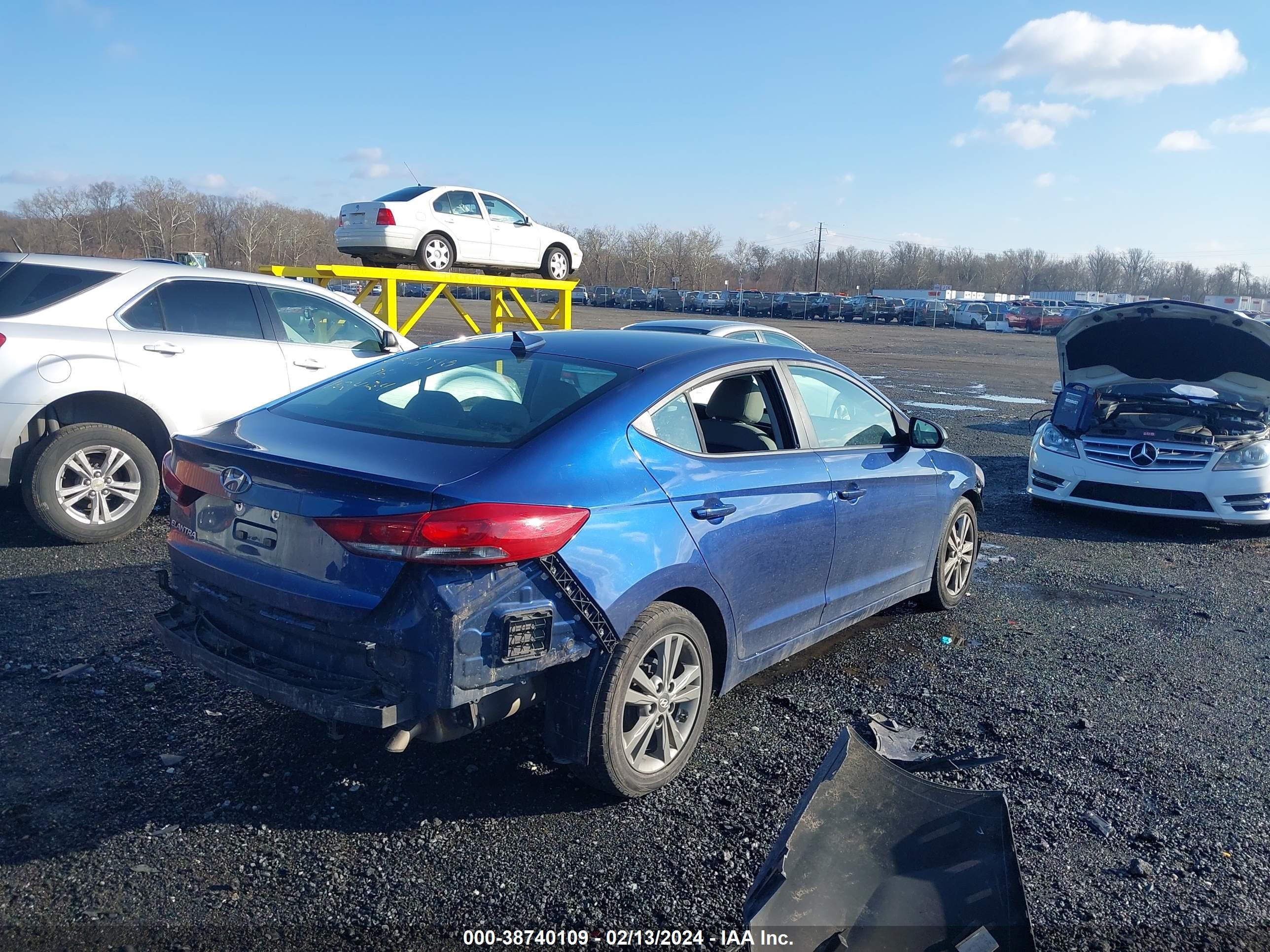 Photo 3 VIN: 5NPD84LF9HH124848 - HYUNDAI ELANTRA 