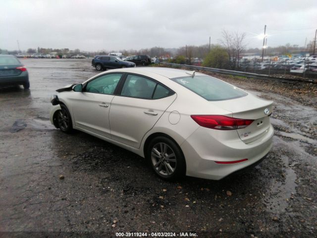 Photo 2 VIN: 5NPD84LF9HH143917 - HYUNDAI ELANTRA 