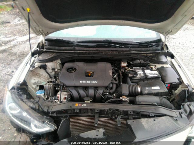 Photo 9 VIN: 5NPD84LF9HH143917 - HYUNDAI ELANTRA 