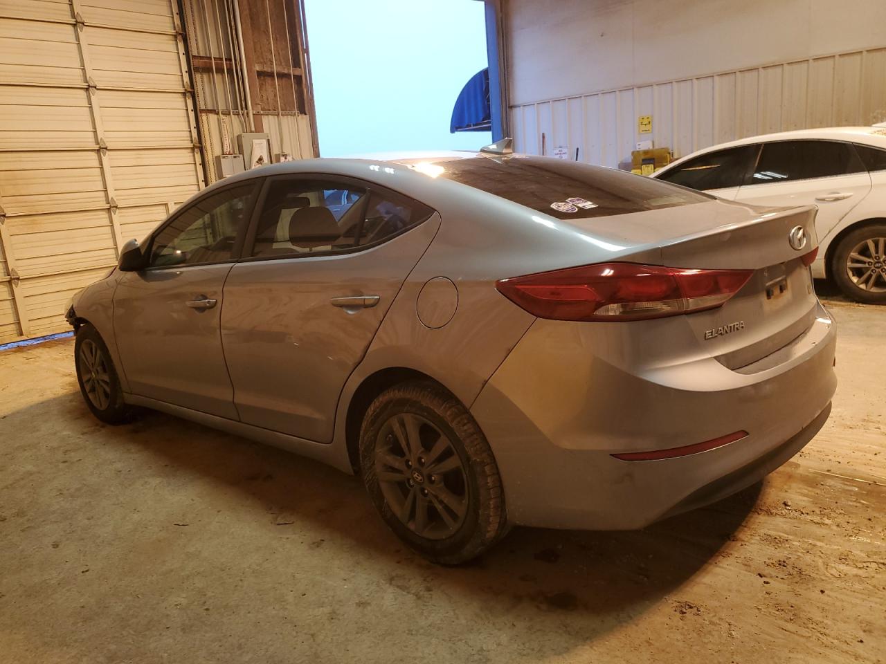 Photo 1 VIN: 5NPD84LF9HH150267 - HYUNDAI ELANTRA 