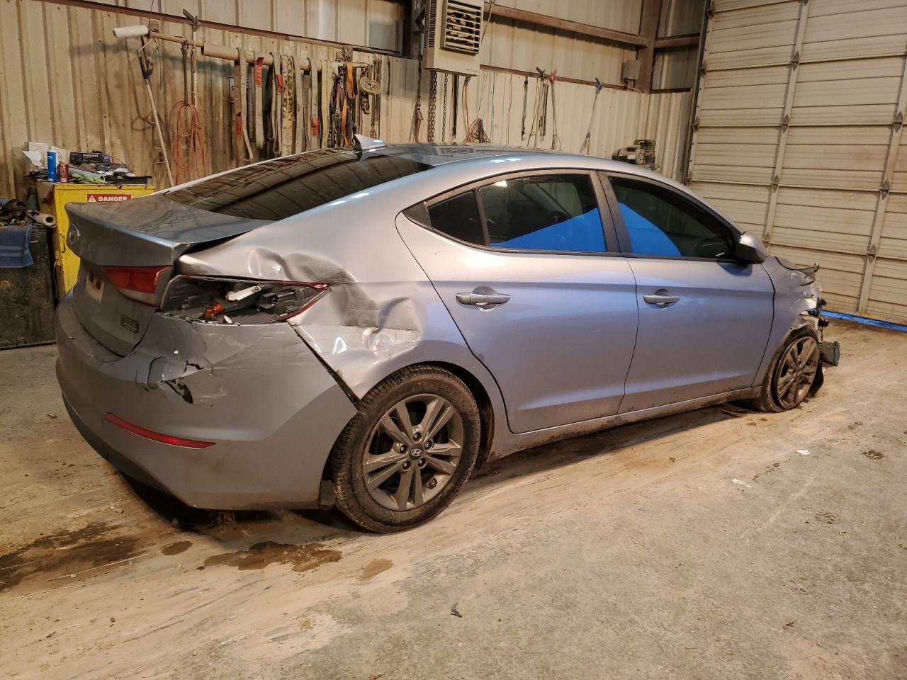 Photo 2 VIN: 5NPD84LF9HH150267 - HYUNDAI ELANTRA 