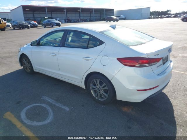 Photo 2 VIN: 5NPD84LF9HH156828 - HYUNDAI ELANTRA 