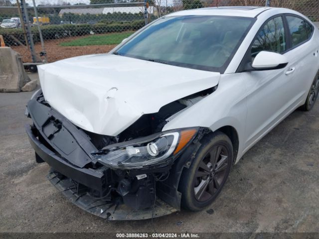 Photo 5 VIN: 5NPD84LF9HH165061 - HYUNDAI ELANTRA 