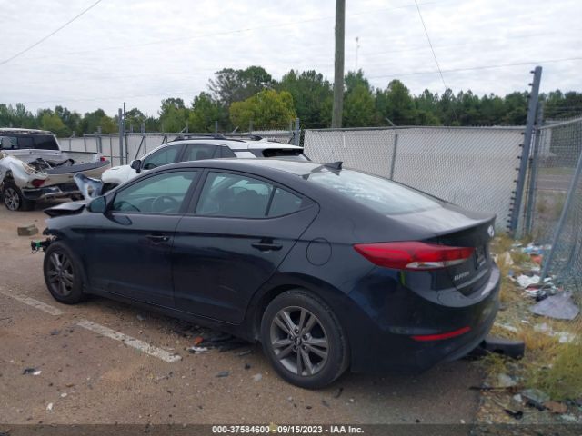 Photo 2 VIN: 5NPD84LF9HH172429 - HYUNDAI ELANTRA 