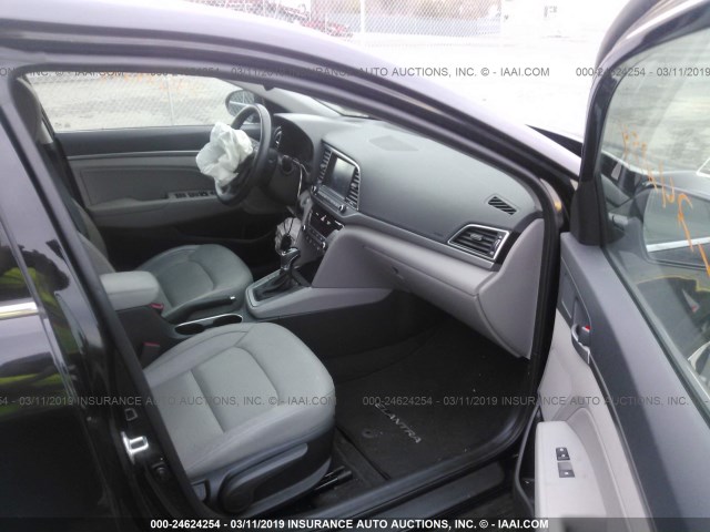 Photo 4 VIN: 5NPD84LF9HH175928 - HYUNDAI ELANTRA 