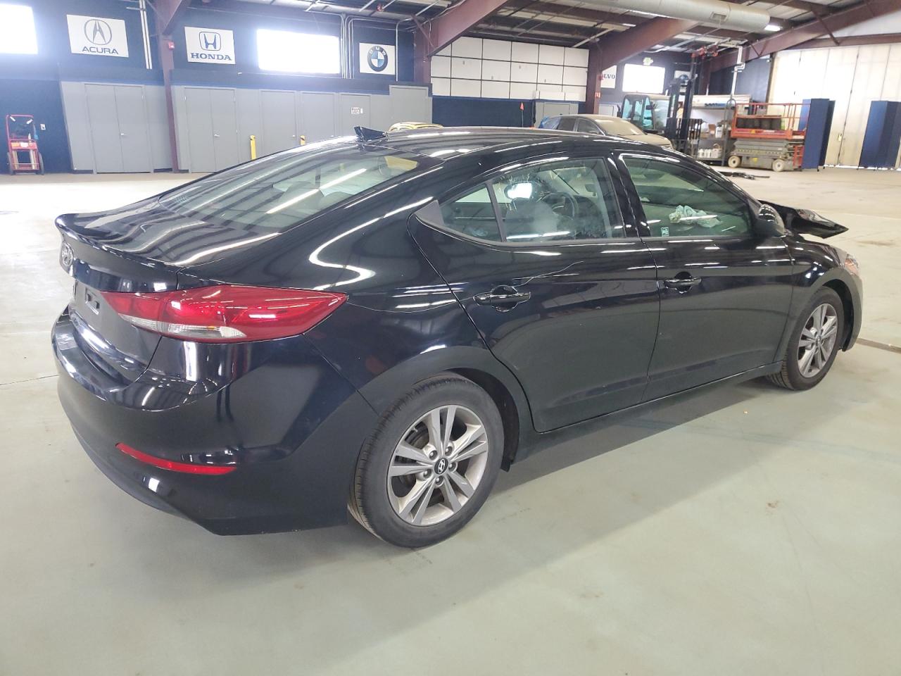 Photo 2 VIN: 5NPD84LF9HH178439 - HYUNDAI ELANTRA 