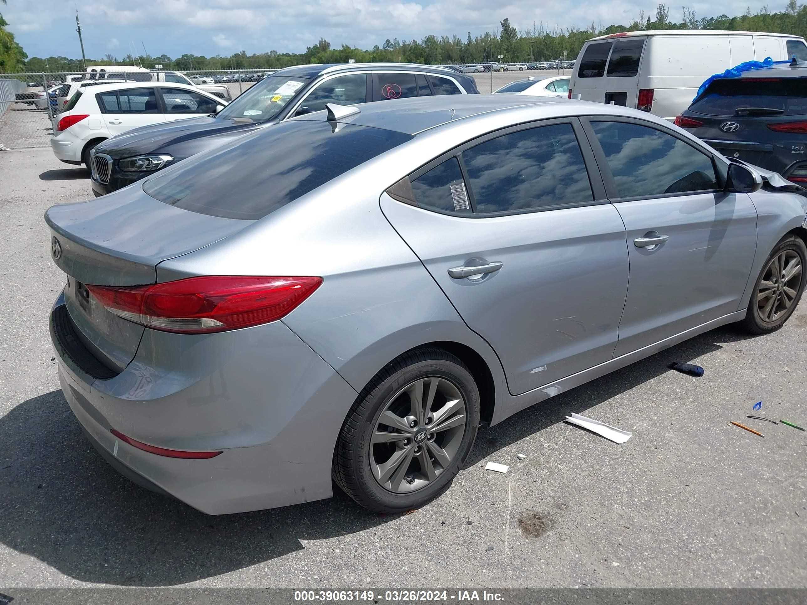 Photo 3 VIN: 5NPD84LF9HH181941 - HYUNDAI ELANTRA 