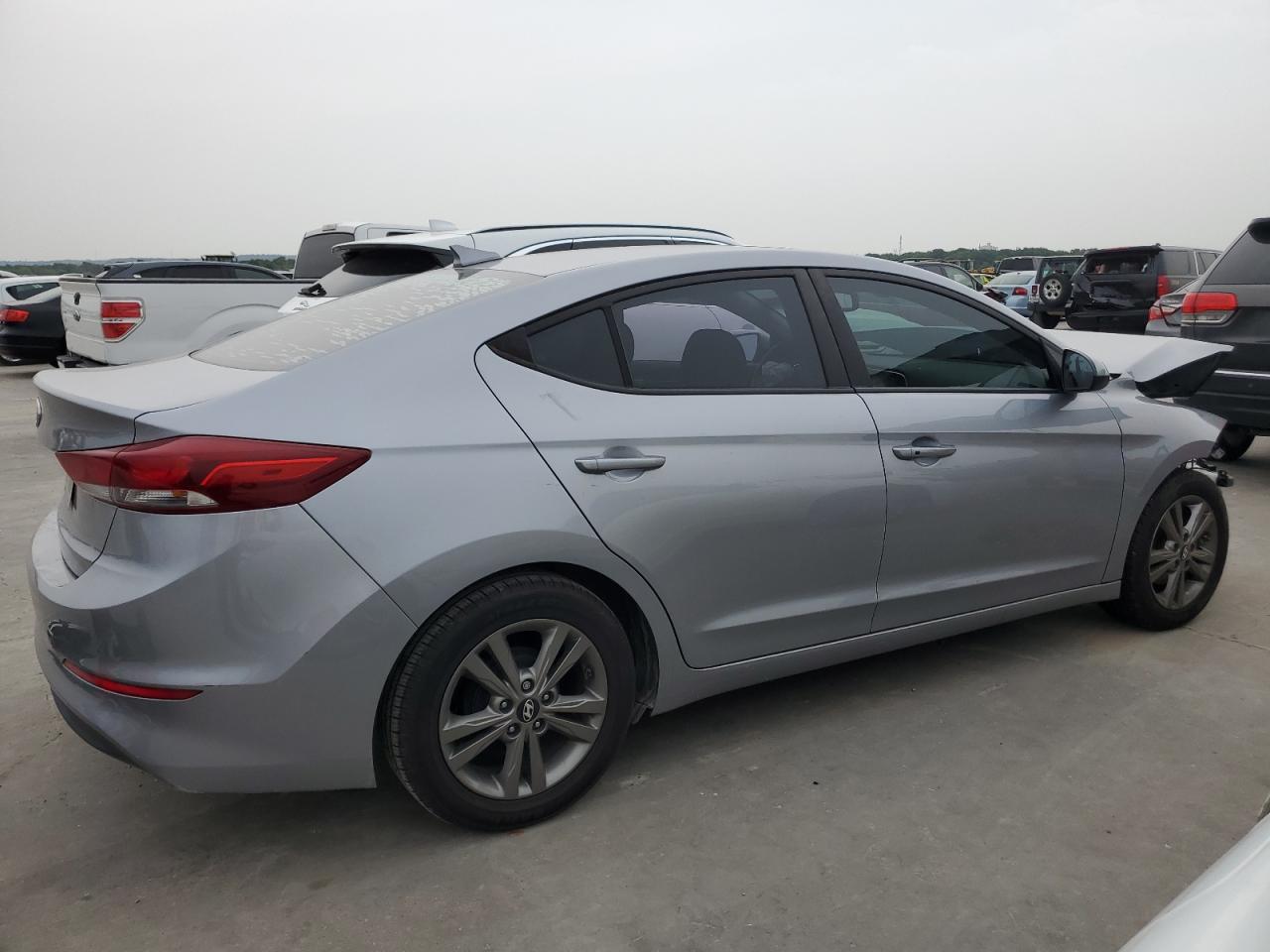 Photo 3 VIN: 5NPD84LF9HH183544 - HYUNDAI ELANTRA 