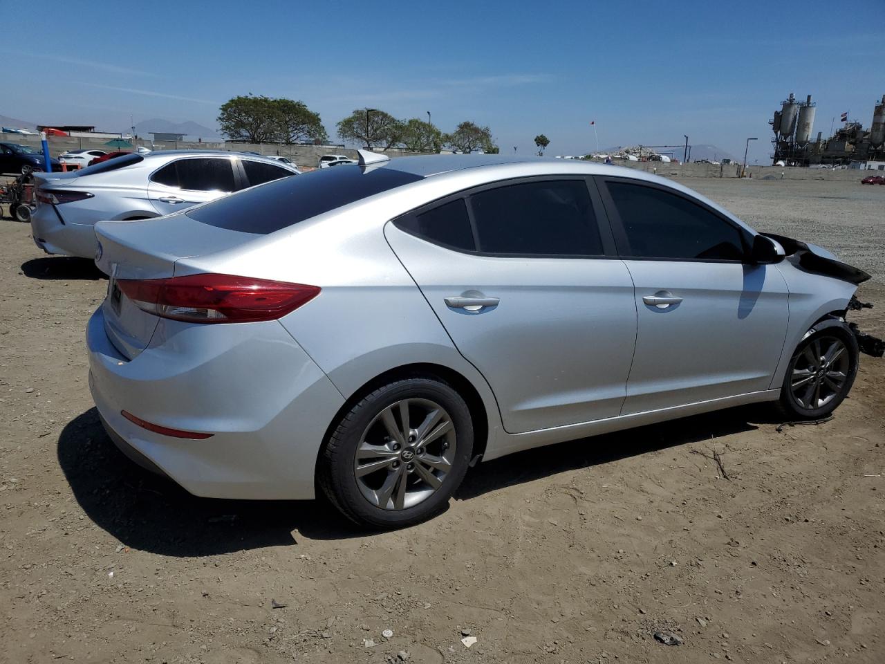 Photo 2 VIN: 5NPD84LF9HH209611 - HYUNDAI ELANTRA 