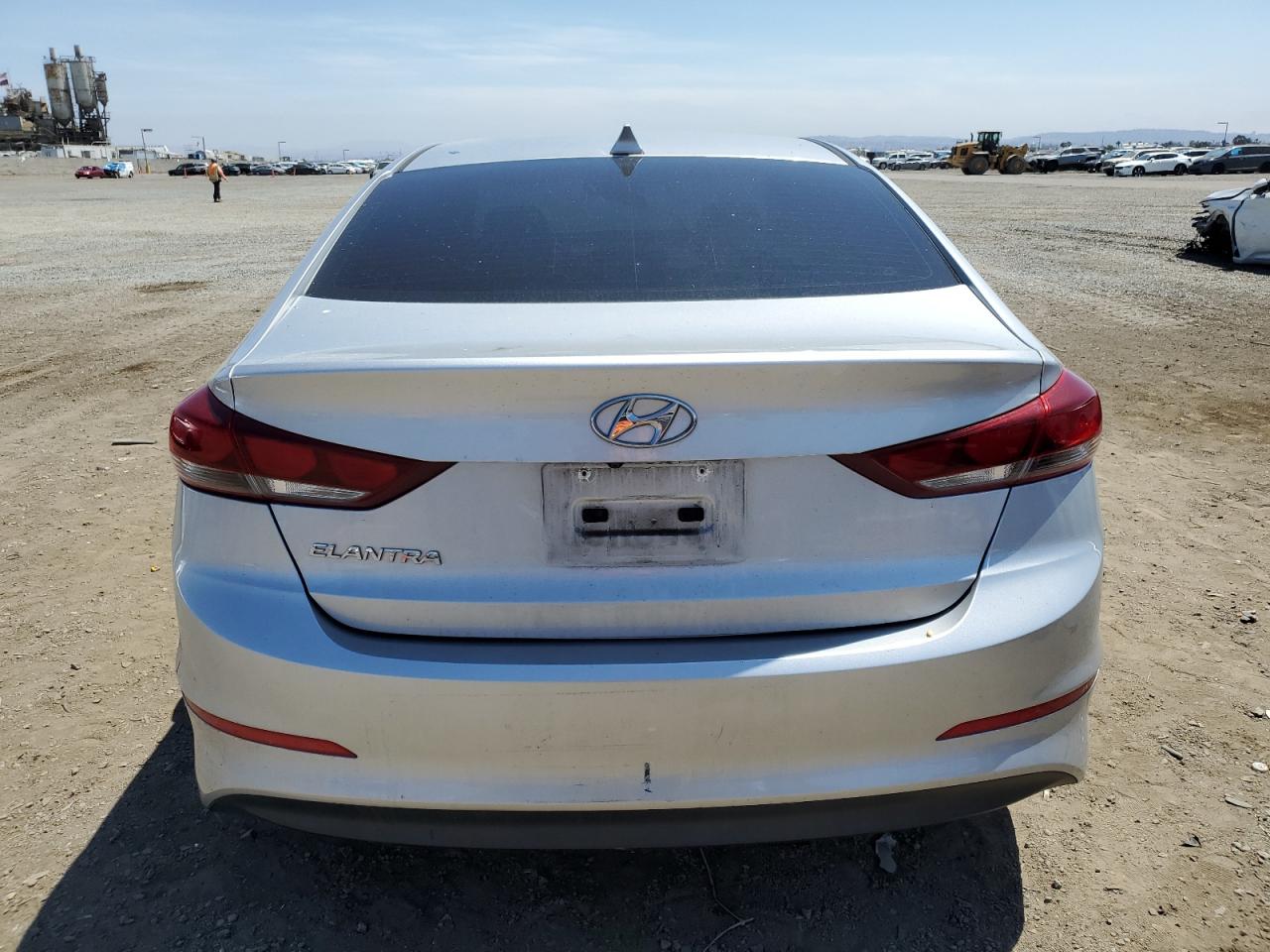 Photo 5 VIN: 5NPD84LF9HH209611 - HYUNDAI ELANTRA 