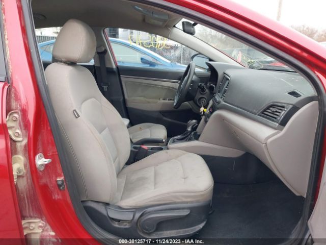 Photo 4 VIN: 5NPD84LF9JH230688 - HYUNDAI ELANTRA 