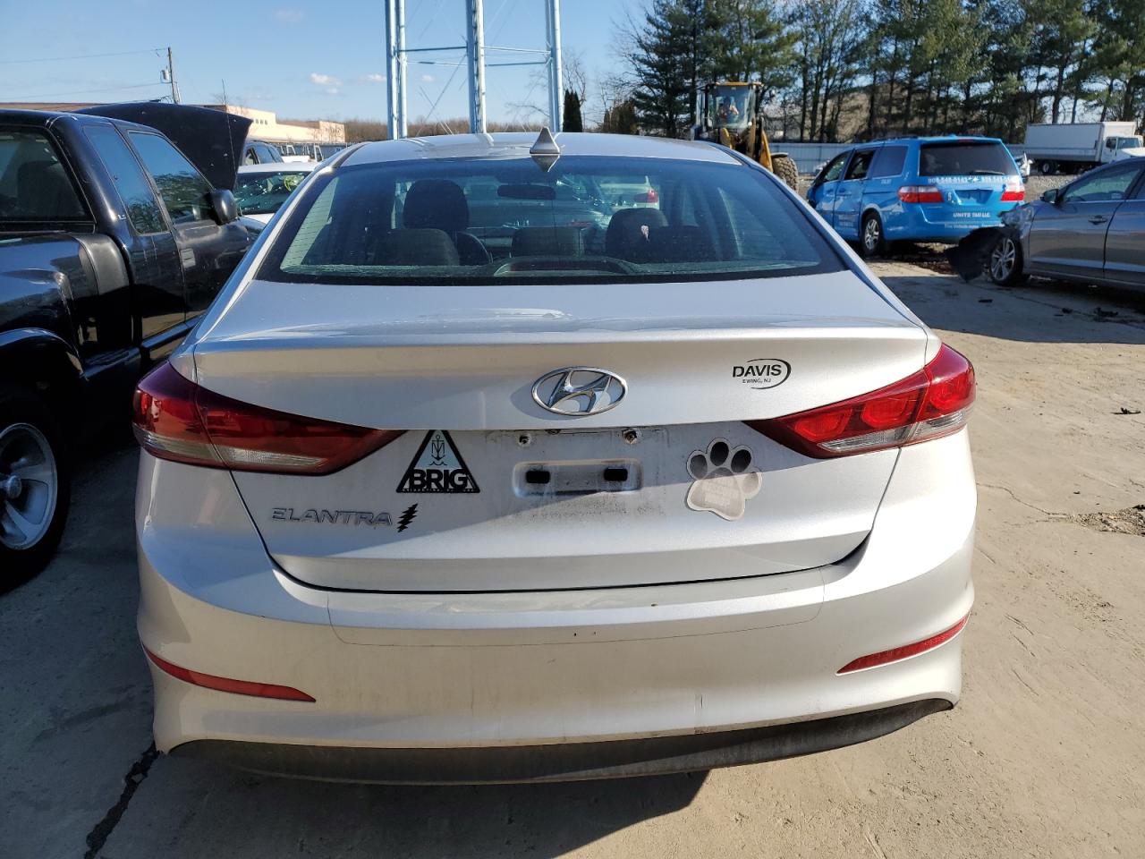 Photo 5 VIN: 5NPD84LF9JH233820 - HYUNDAI ELANTRA 