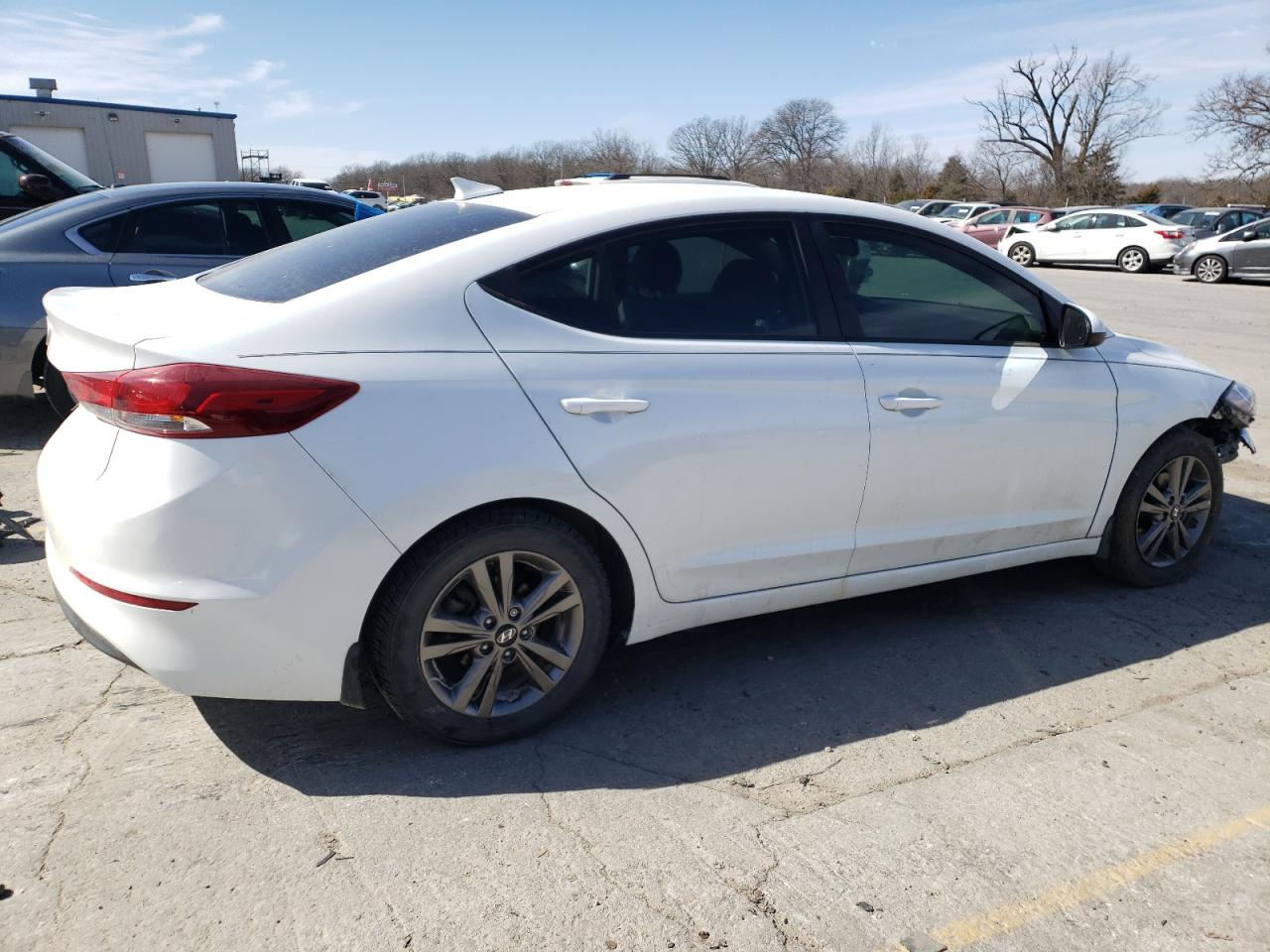 Photo 2 VIN: 5NPD84LF9JH236071 - HYUNDAI ELANTRA 