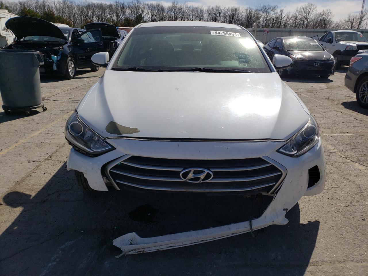 Photo 4 VIN: 5NPD84LF9JH236071 - HYUNDAI ELANTRA 