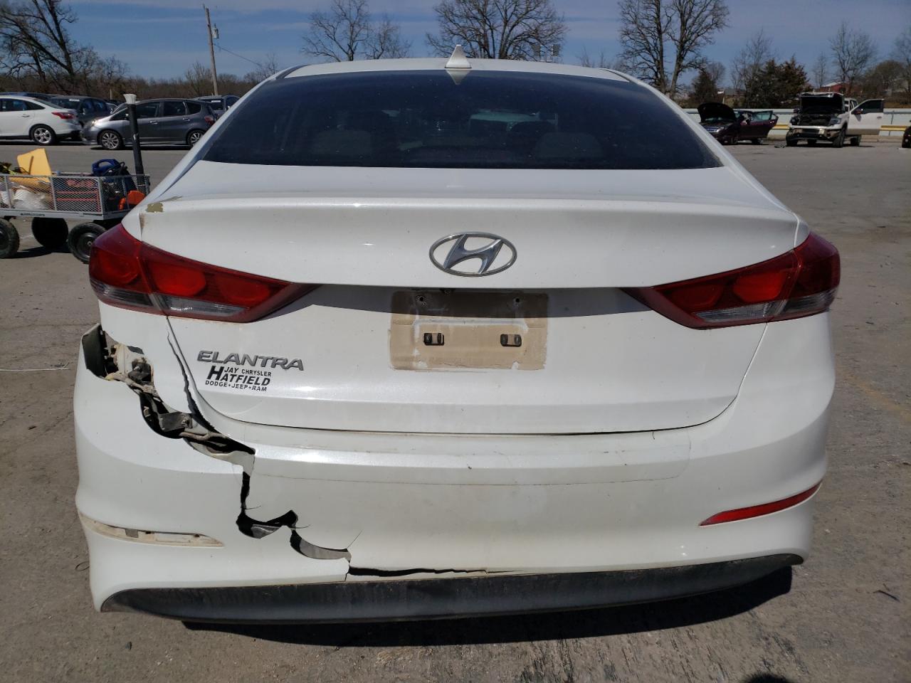 Photo 5 VIN: 5NPD84LF9JH236071 - HYUNDAI ELANTRA 