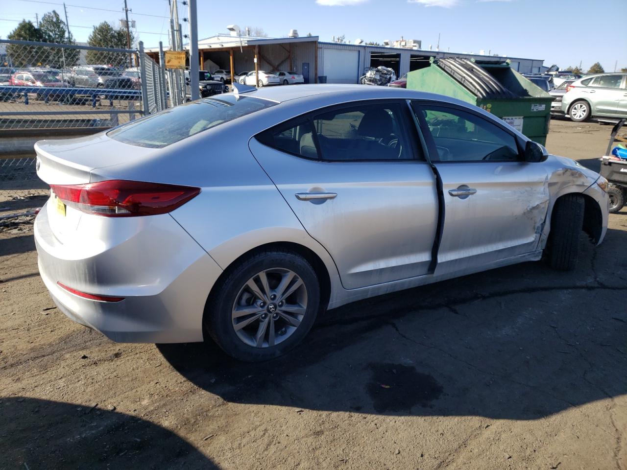 Photo 2 VIN: 5NPD84LF9JH240802 - HYUNDAI ELANTRA 