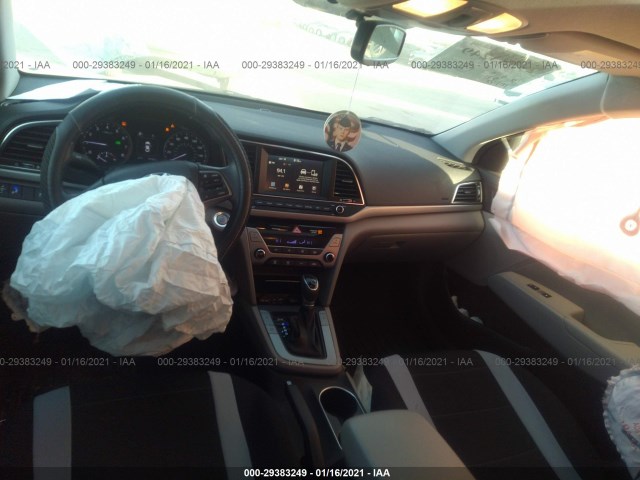 Photo 4 VIN: 5NPD84LF9JH242758 - HYUNDAI ELANTRA 