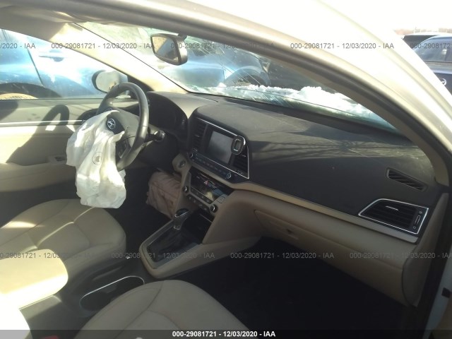 Photo 4 VIN: 5NPD84LF9JH250097 - HYUNDAI ELANTRA 