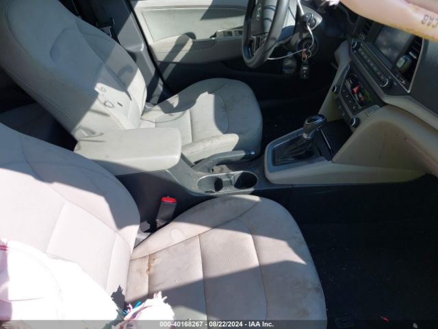 Photo 4 VIN: 5NPD84LF9JH295282 - HYUNDAI ELANTRA 