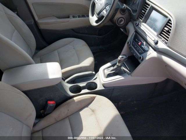 Photo 4 VIN: 5NPD84LF9JH298117 - HYUNDAI ELANTRA 