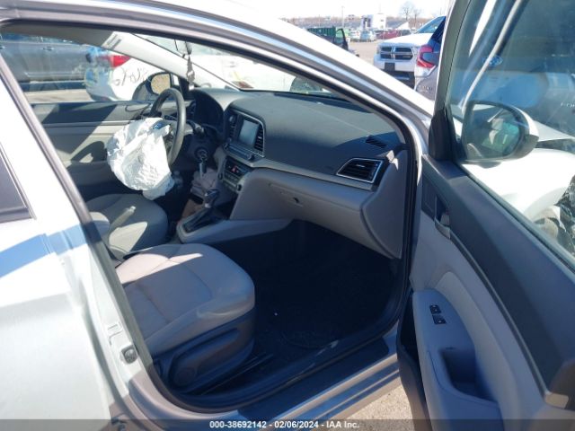 Photo 4 VIN: 5NPD84LF9JH326983 - HYUNDAI ELANTRA 