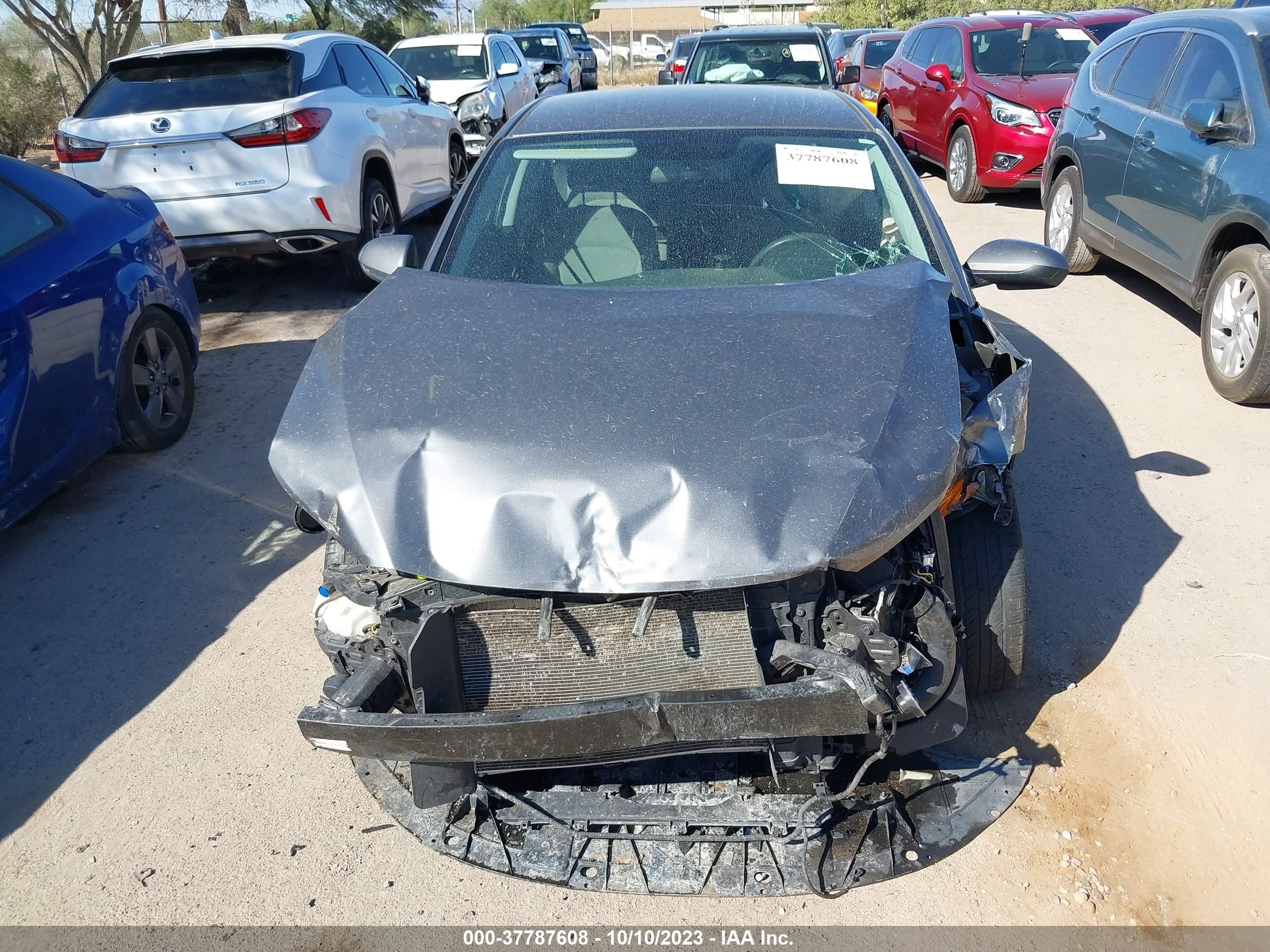 Photo 11 VIN: 5NPD84LF9JH337644 - HYUNDAI ELANTRA 