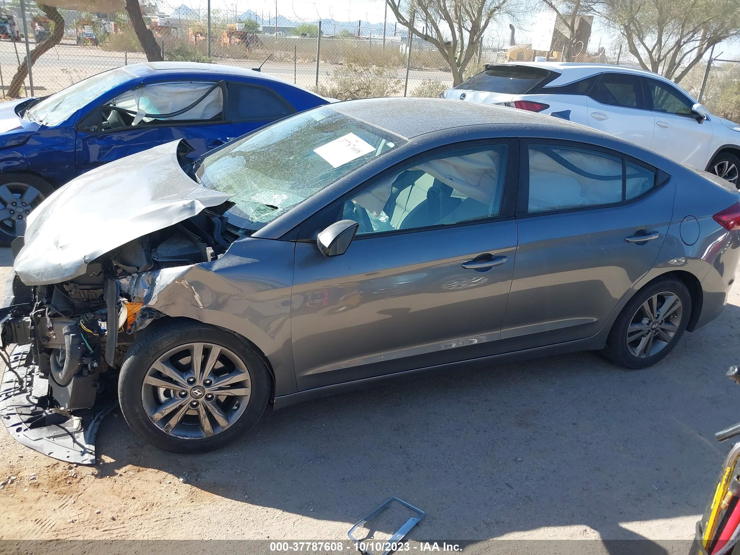 Photo 13 VIN: 5NPD84LF9JH337644 - HYUNDAI ELANTRA 