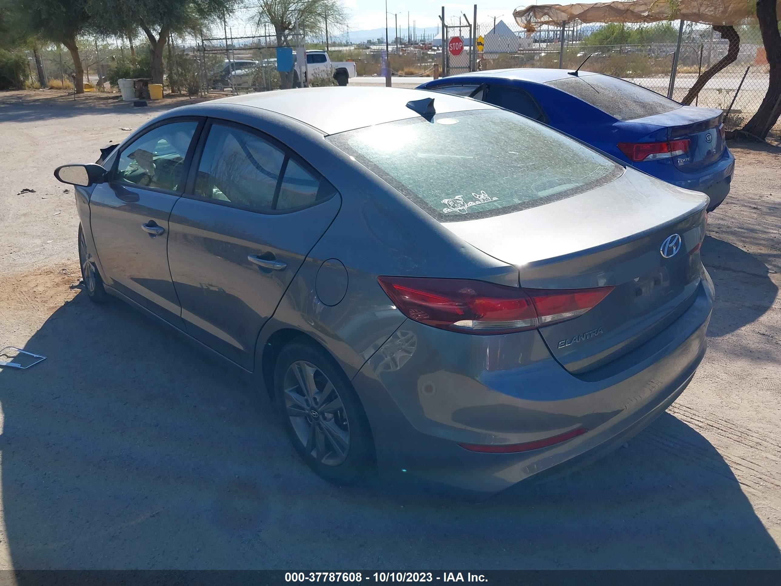 Photo 2 VIN: 5NPD84LF9JH337644 - HYUNDAI ELANTRA 