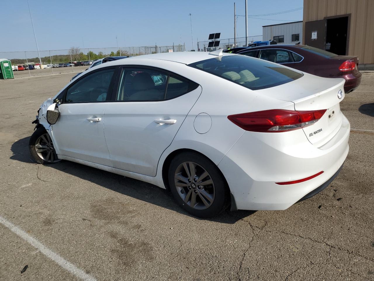 Photo 1 VIN: 5NPD84LF9JH341189 - HYUNDAI ELANTRA 