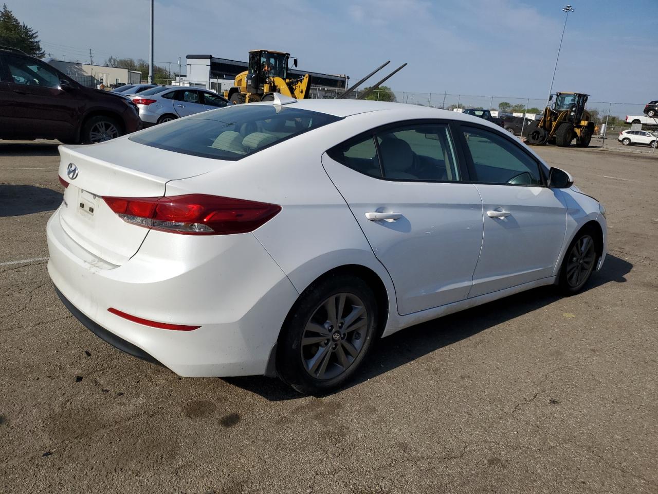 Photo 2 VIN: 5NPD84LF9JH341189 - HYUNDAI ELANTRA 