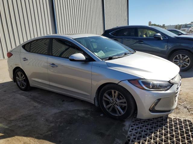 Photo 3 VIN: 5NPD84LF9JH358316 - HYUNDAI ELANTRA 