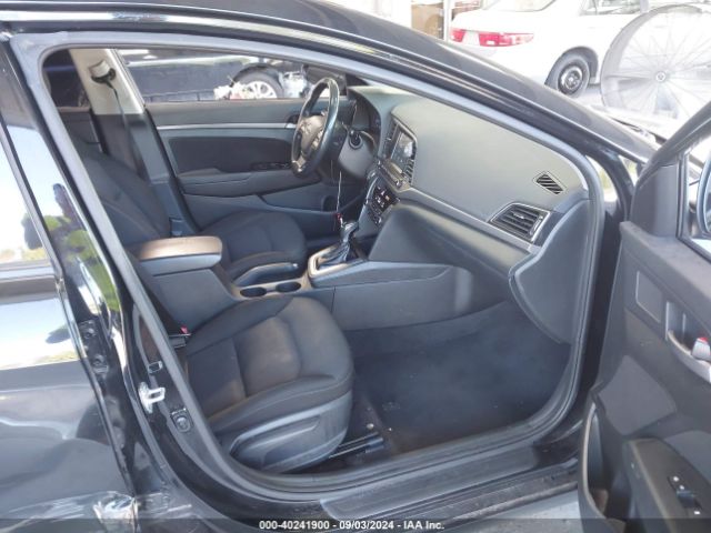 Photo 4 VIN: 5NPD84LF9JH374211 - HYUNDAI ELANTRA 