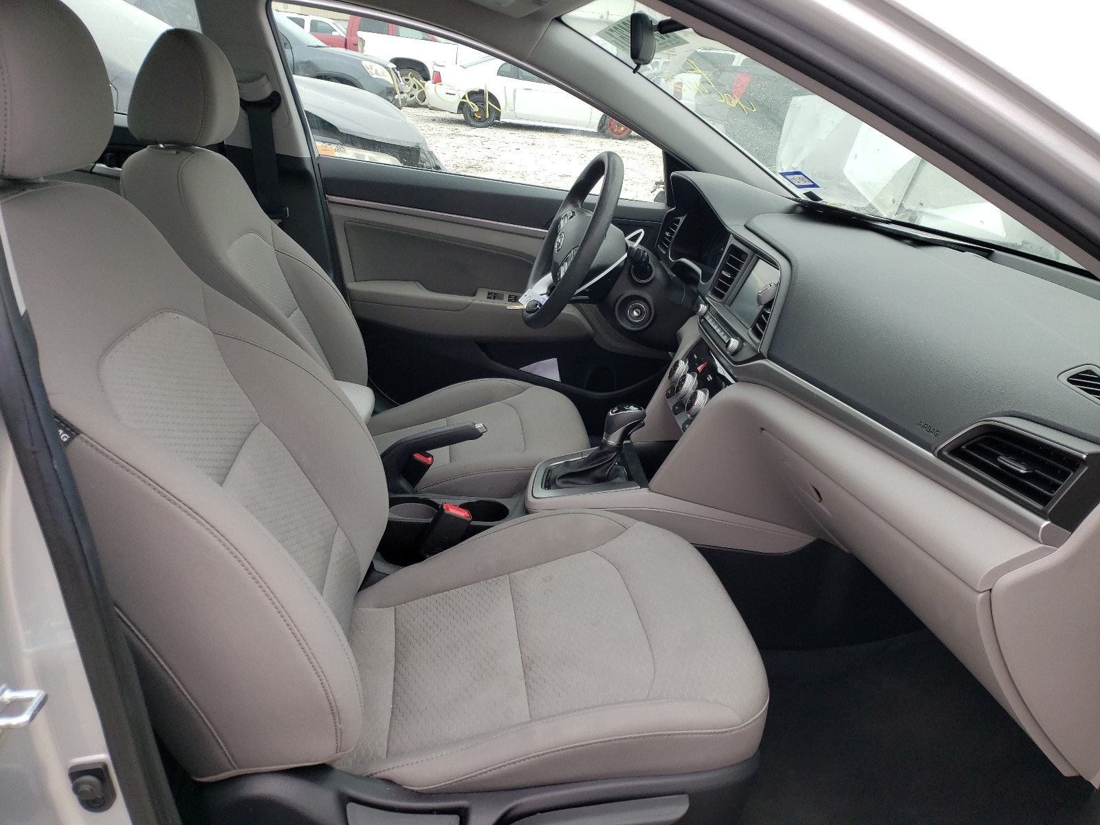 Photo 4 VIN: 5NPD84LF9KH406902 - HYUNDAI ELANTRA SE 