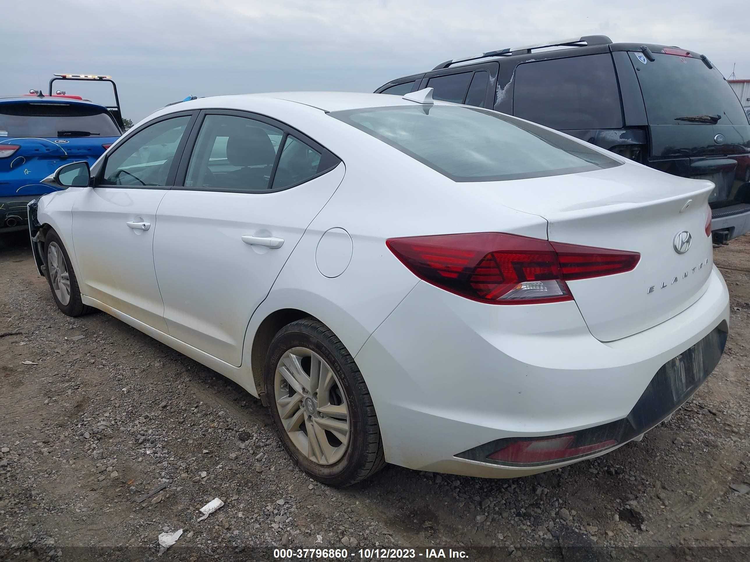 Photo 2 VIN: 5NPD84LF9KH496553 - HYUNDAI ELANTRA 