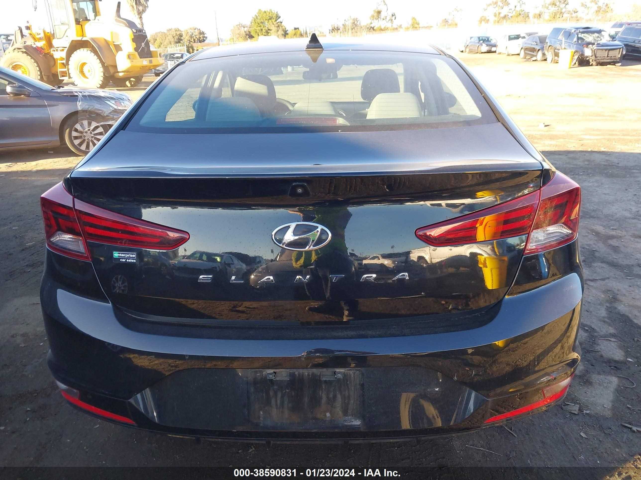 Photo 15 VIN: 5NPD84LF9LH546840 - HYUNDAI ELANTRA 