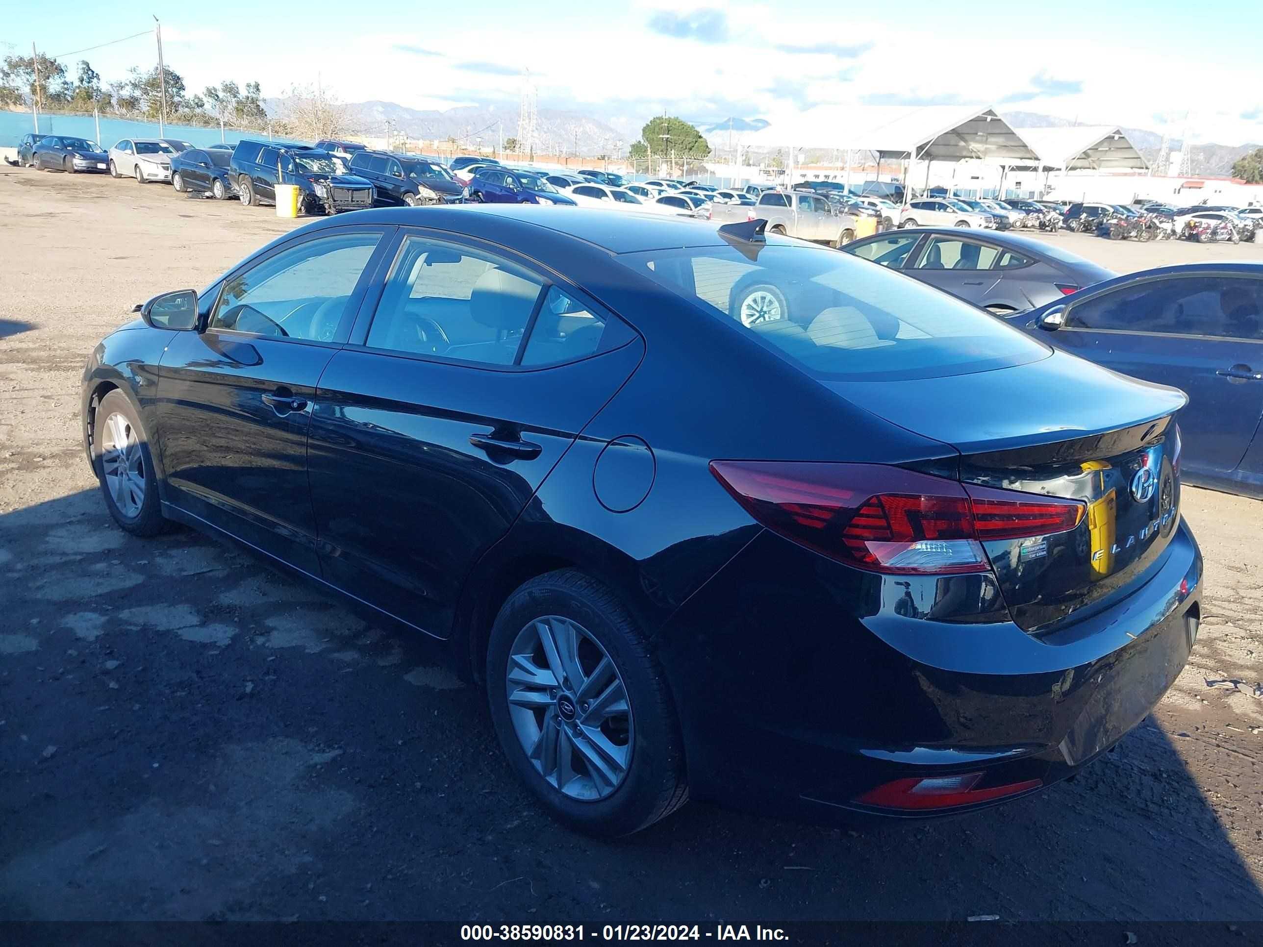 Photo 2 VIN: 5NPD84LF9LH546840 - HYUNDAI ELANTRA 