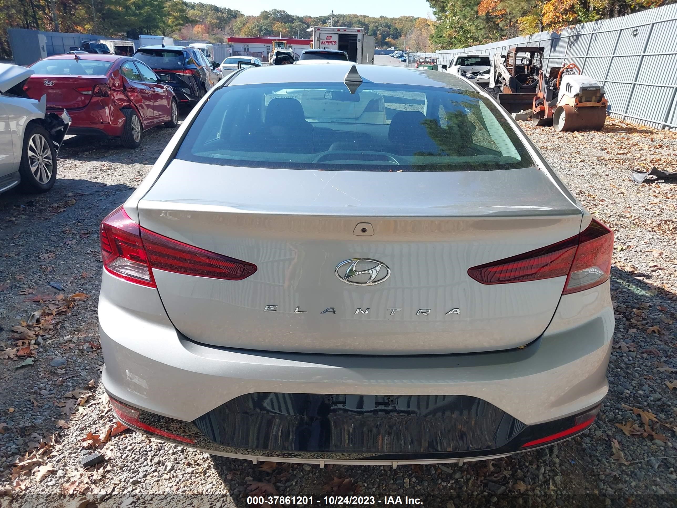 Photo 15 VIN: 5NPD84LF9LH592166 - HYUNDAI ELANTRA 