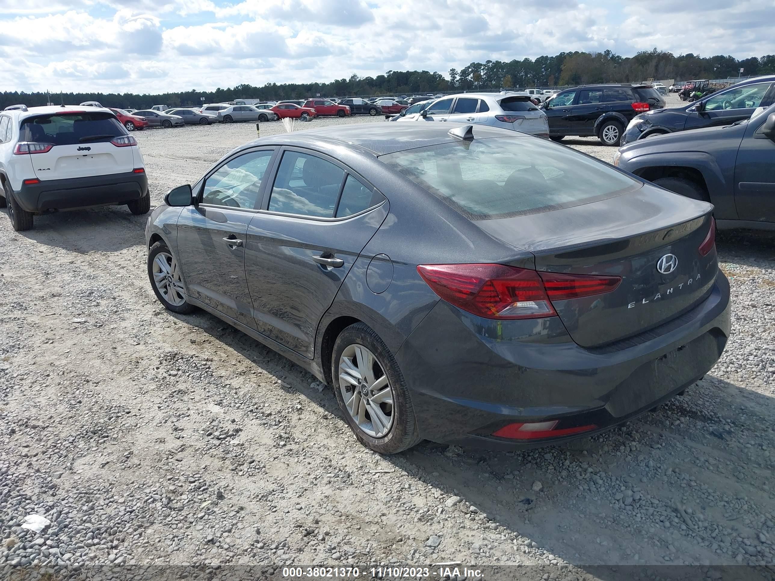 Photo 2 VIN: 5NPD84LF9LH613131 - HYUNDAI ELANTRA 