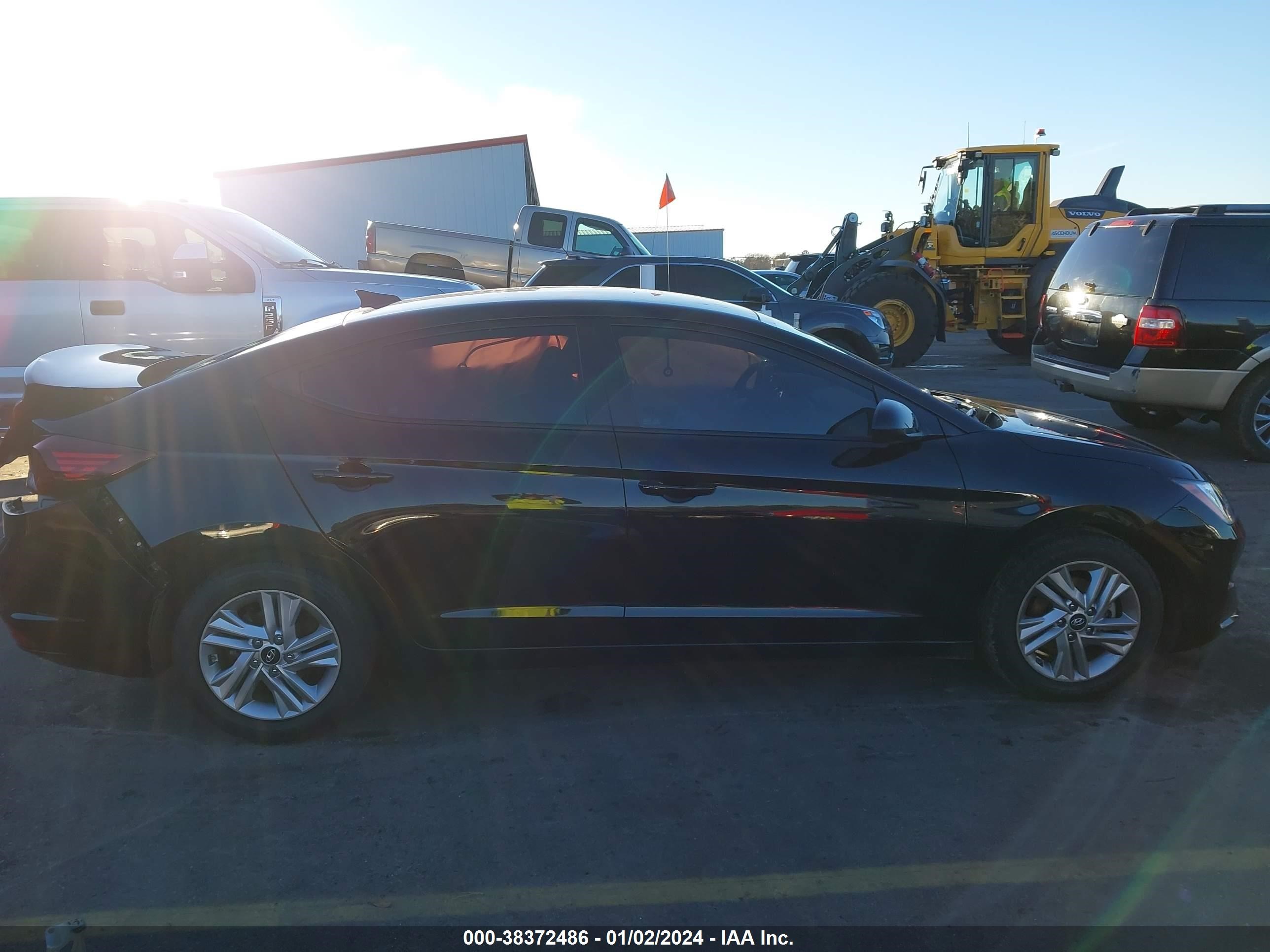 Photo 12 VIN: 5NPD84LF9LH624825 - HYUNDAI ELANTRA 