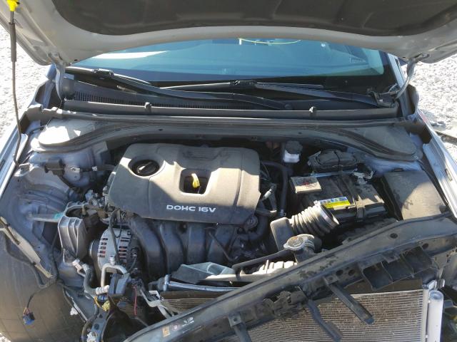 Photo 6 VIN: 5NPD84LFXHH014620 - HYUNDAI ELANTRA SE 