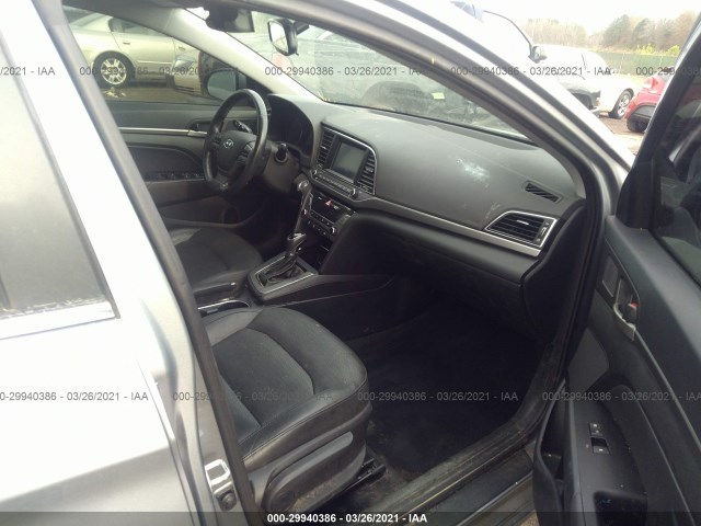 Photo 4 VIN: 5NPD84LFXHH022992 - HYUNDAI ELANTRA 