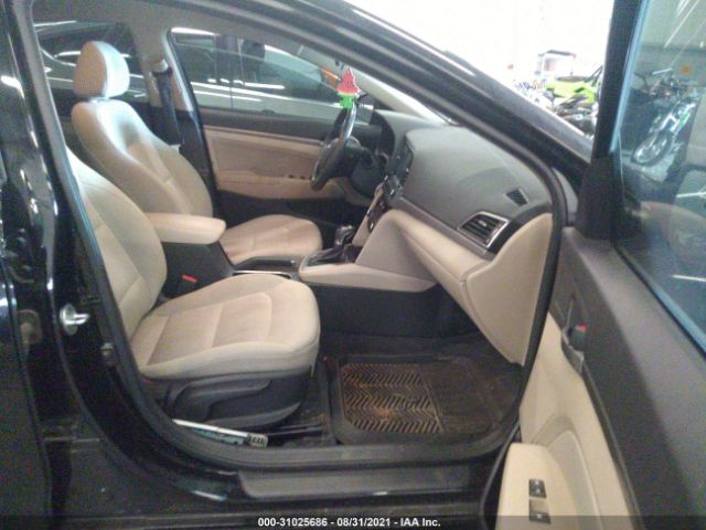 Photo 4 VIN: 5NPD84LFXHH035127 - HYUNDAI ELANTRA 