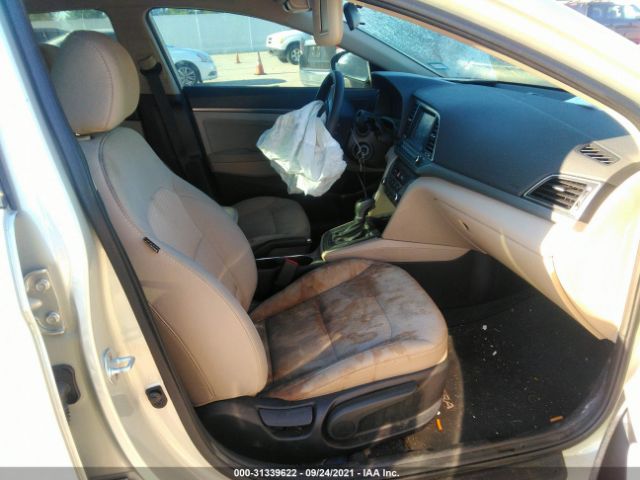 Photo 4 VIN: 5NPD84LFXHH042496 - HYUNDAI ELANTRA 