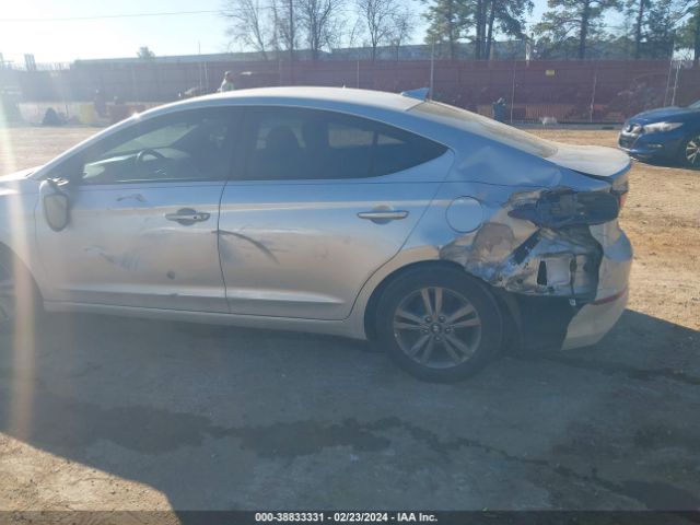 Photo 5 VIN: 5NPD84LFXHH042997 - HYUNDAI ELANTRA 