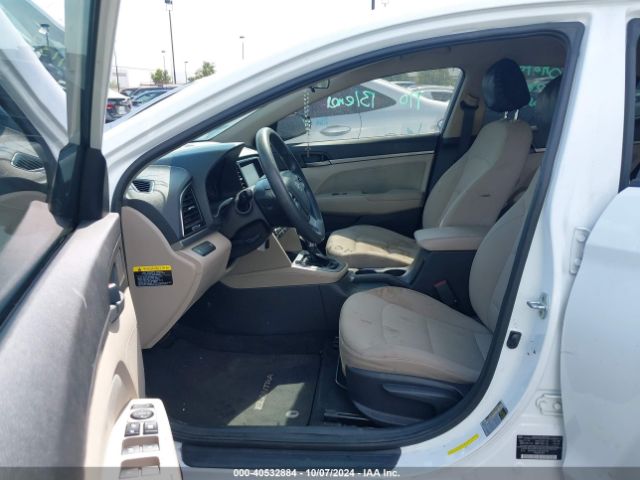 Photo 4 VIN: 5NPD84LFXHH045155 - HYUNDAI ELANTRA 