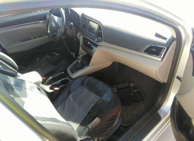 Photo 4 VIN: 5NPD84LFXHH045835 - HYUNDAI ELANTRA 