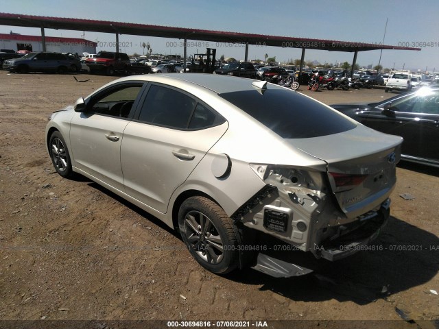 Photo 2 VIN: 5NPD84LFXHH060707 - HYUNDAI ELANTRA 