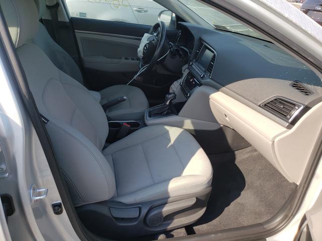 Photo 4 VIN: 5NPD84LFXHH062697 - HYUNDAI ELANTRA SE 