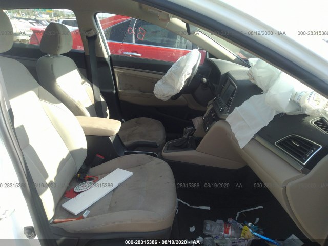 Photo 4 VIN: 5NPD84LFXHH072677 - HYUNDAI ELANTRA 